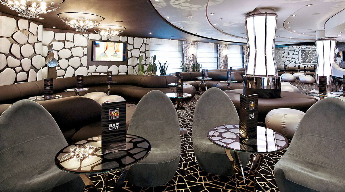 The Black and White Lounge