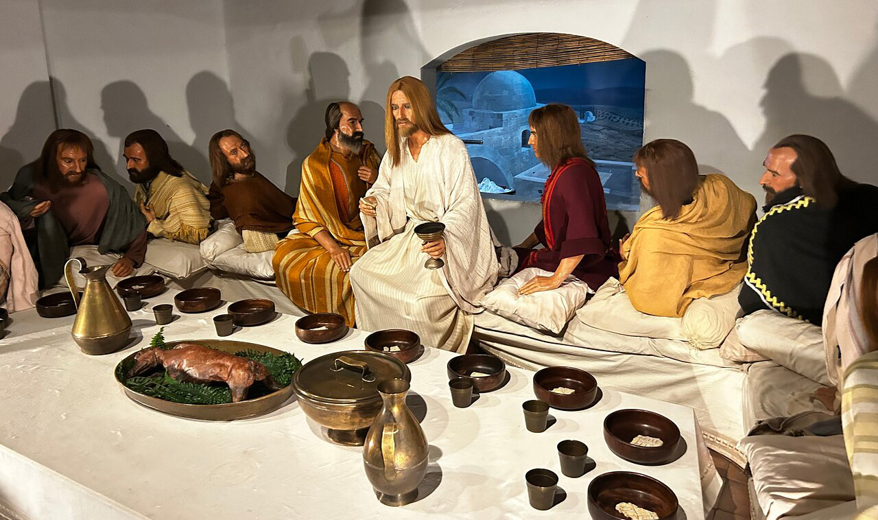 3D recreation of Da Vinci's The Last Supper with wax figures at Museo de Cera
