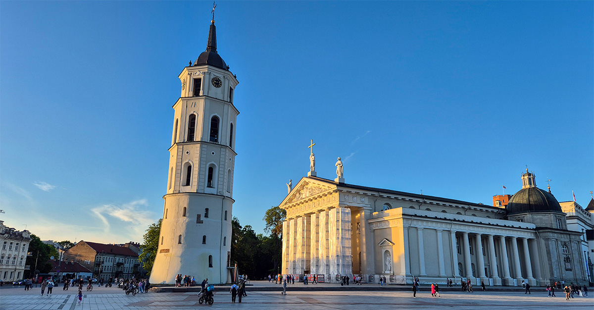 Vilnius Cathedral and the Bell Tower in Cathedral Square - Vilnius Travel Guide