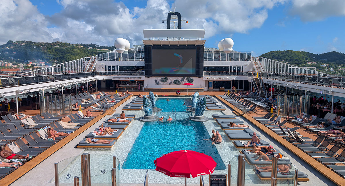 Atmosphere Pool deck and sun loungers on MSC Virtuosa