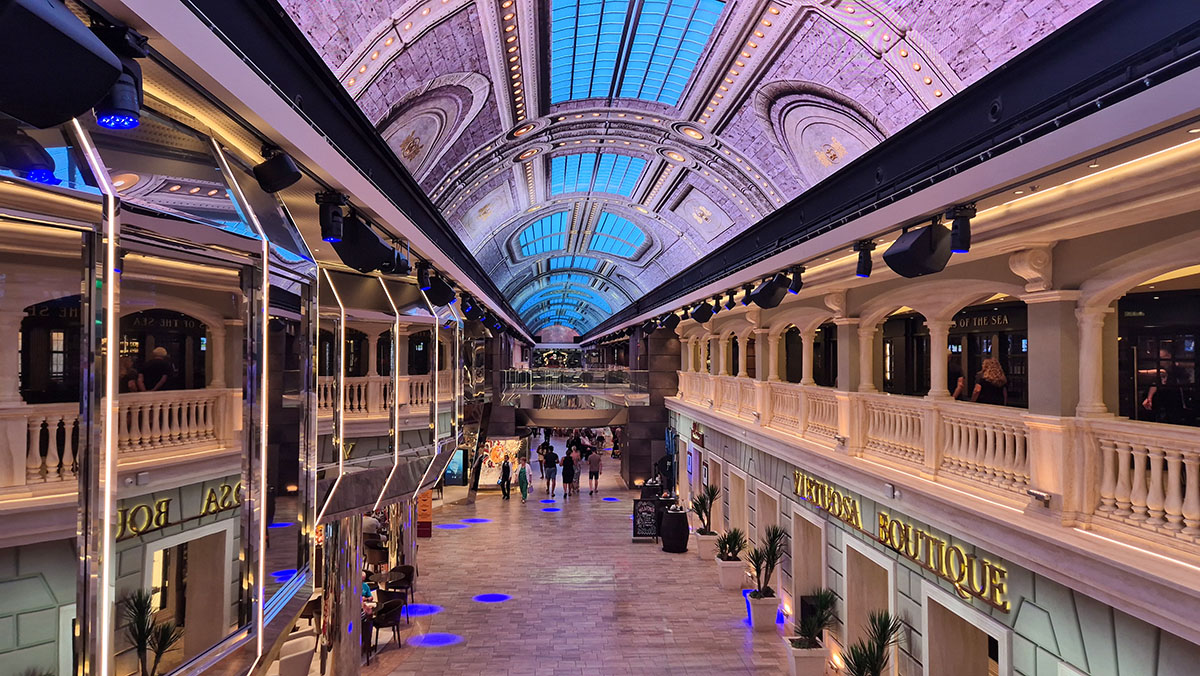 Tax and duty-free shopping on the MSC Virtuosa cruise ship