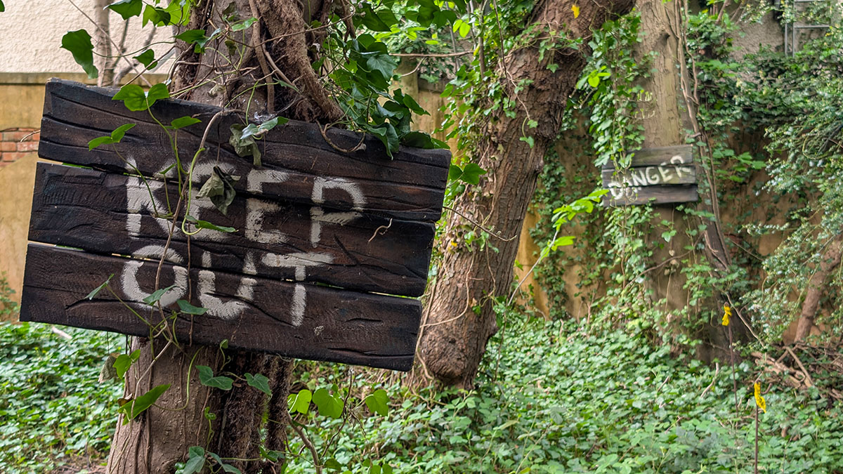 Exterior of The Haunting at The Rectory ride in Drayton Manor